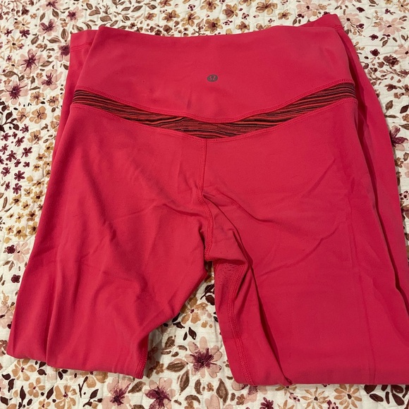 Lululemon Align Leggings Size 8 Barbie Boom Juice bright pink - Picture 4 of 12